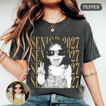 Personalised Vintage Photo And Year Senior Shirt: Custom Graduate Picture Shirt, Class of 2027 Graduation Gift, Retro Senior Boy Girl Shirt